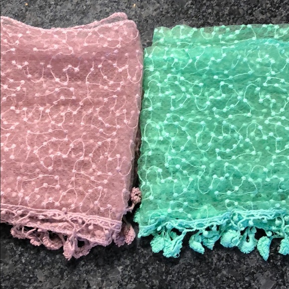Infinity Lace Scarf - Picture 7 of 8
